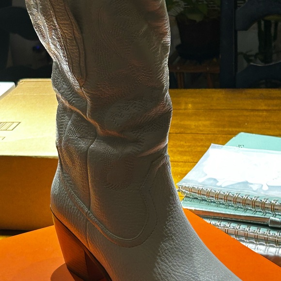 Boots - Picture 2 of 3